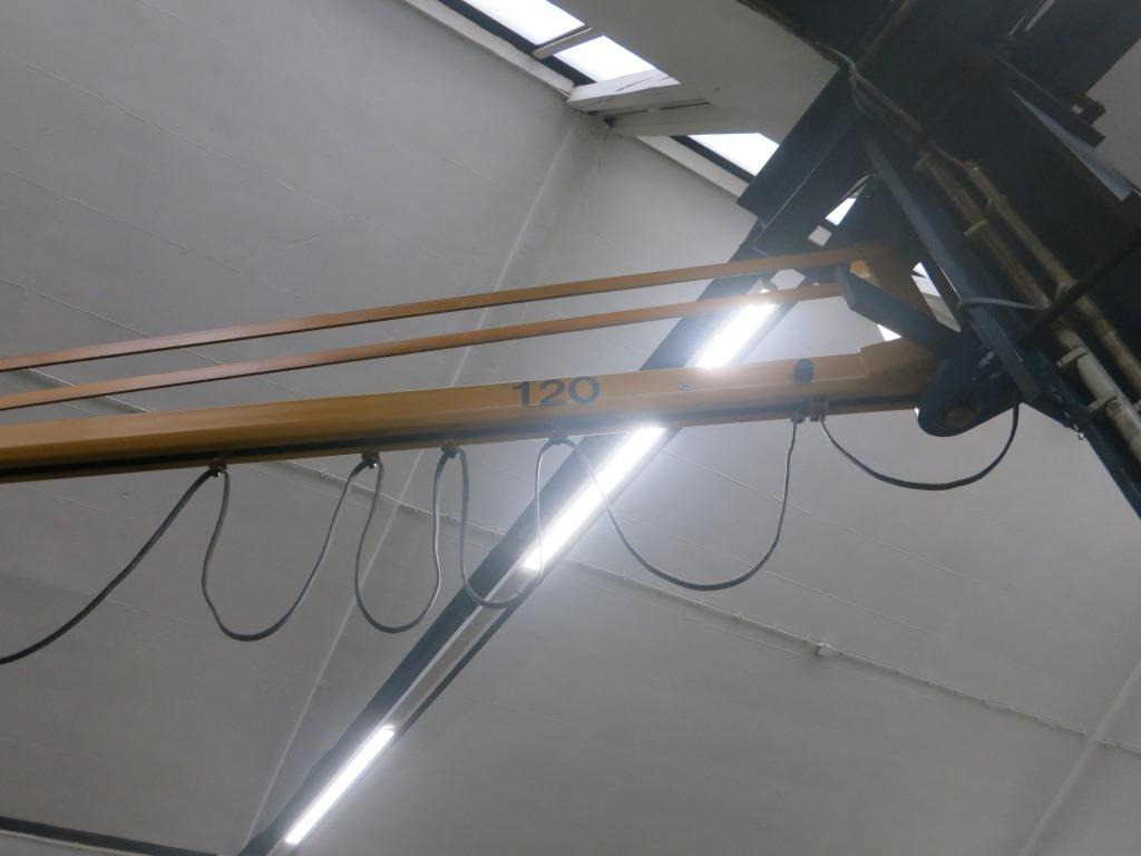 Demag 250 kg - Žerjav: slika 1 Demag 250 kg - Žerjav: slika 1