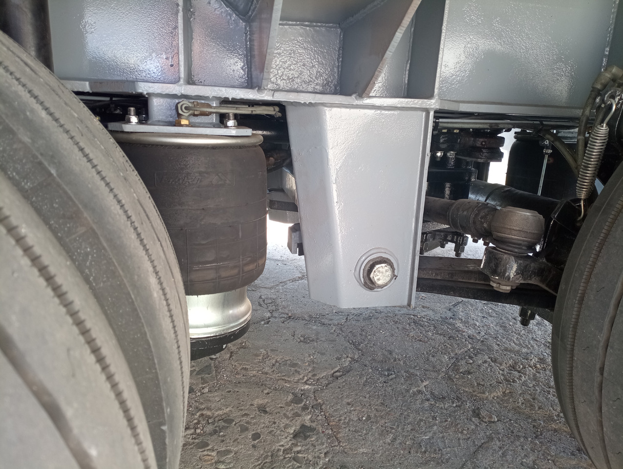 BERTOJA Tiefbett marki Bertoja 2-osie skrętne po kapitalnym remoncie - Nizko noseča polprikolica: slika 5 BERTOJA Tiefbett marki Bertoja 2-osie skrętne po kapitalnym remoncie - Nizko noseča polprikolica: slika 5