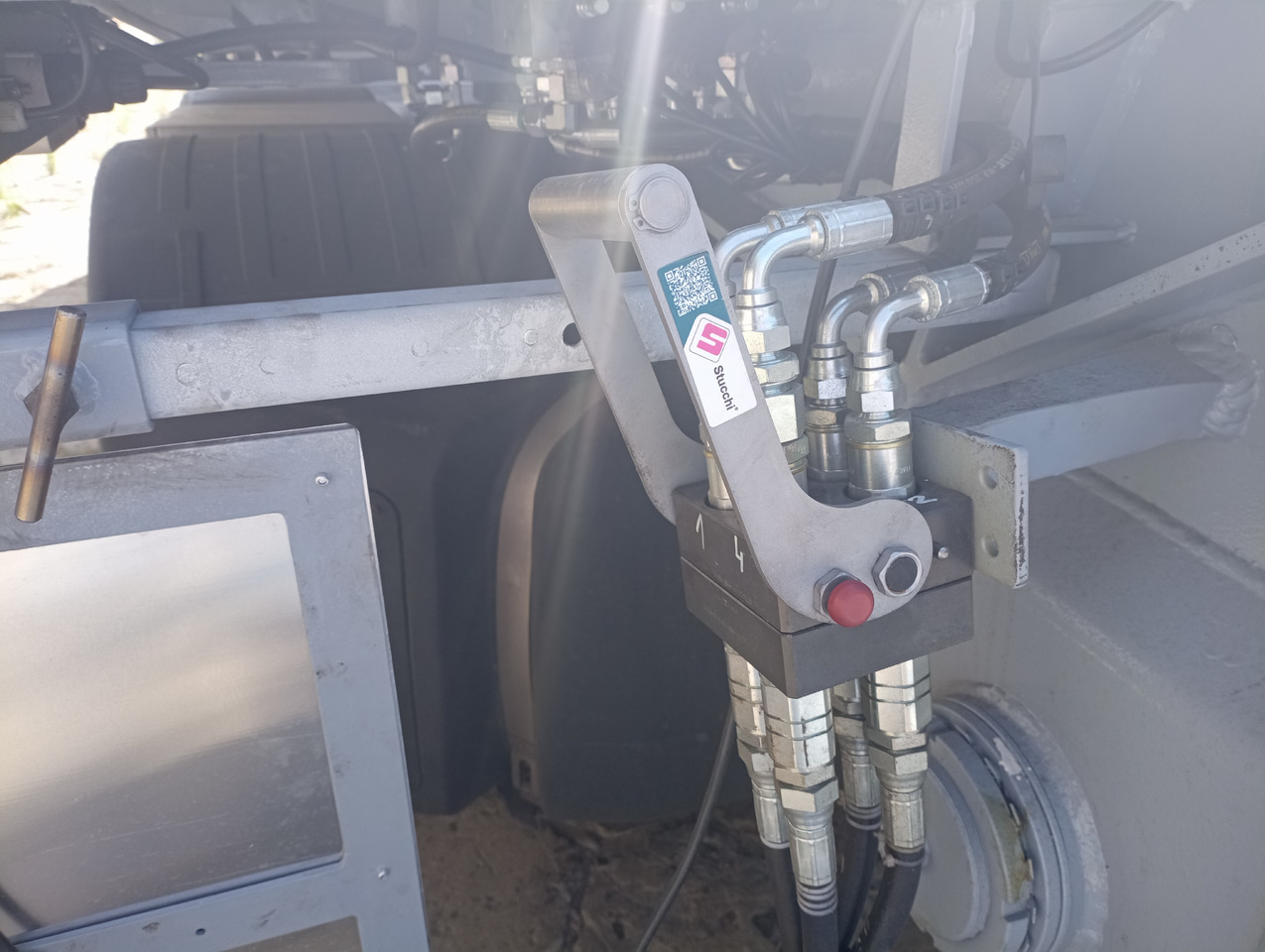 BERTOJA Tiefbett marki Bertoja 2-osie skrętne po kapitalnym remoncie - Nizko noseča polprikolica: slika 3 BERTOJA Tiefbett marki Bertoja 2-osie skrętne po kapitalnym remoncie - Nizko noseča polprikolica: slika 3