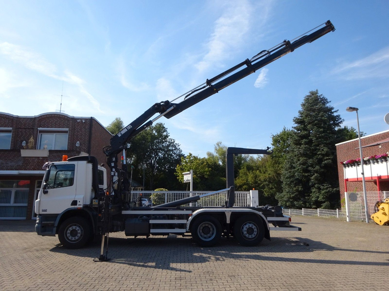 DAF 28-250 CF Abroller + HIA B195-3 Kran - Kotalni prekucni tovornjak, Tovornjak z dvigalom: slika 1 DAF 28-250 CF Abroller + HIA B195-3 Kran - Kotalni prekucni tovornjak, Tovornjak z dvigalom: slika 1