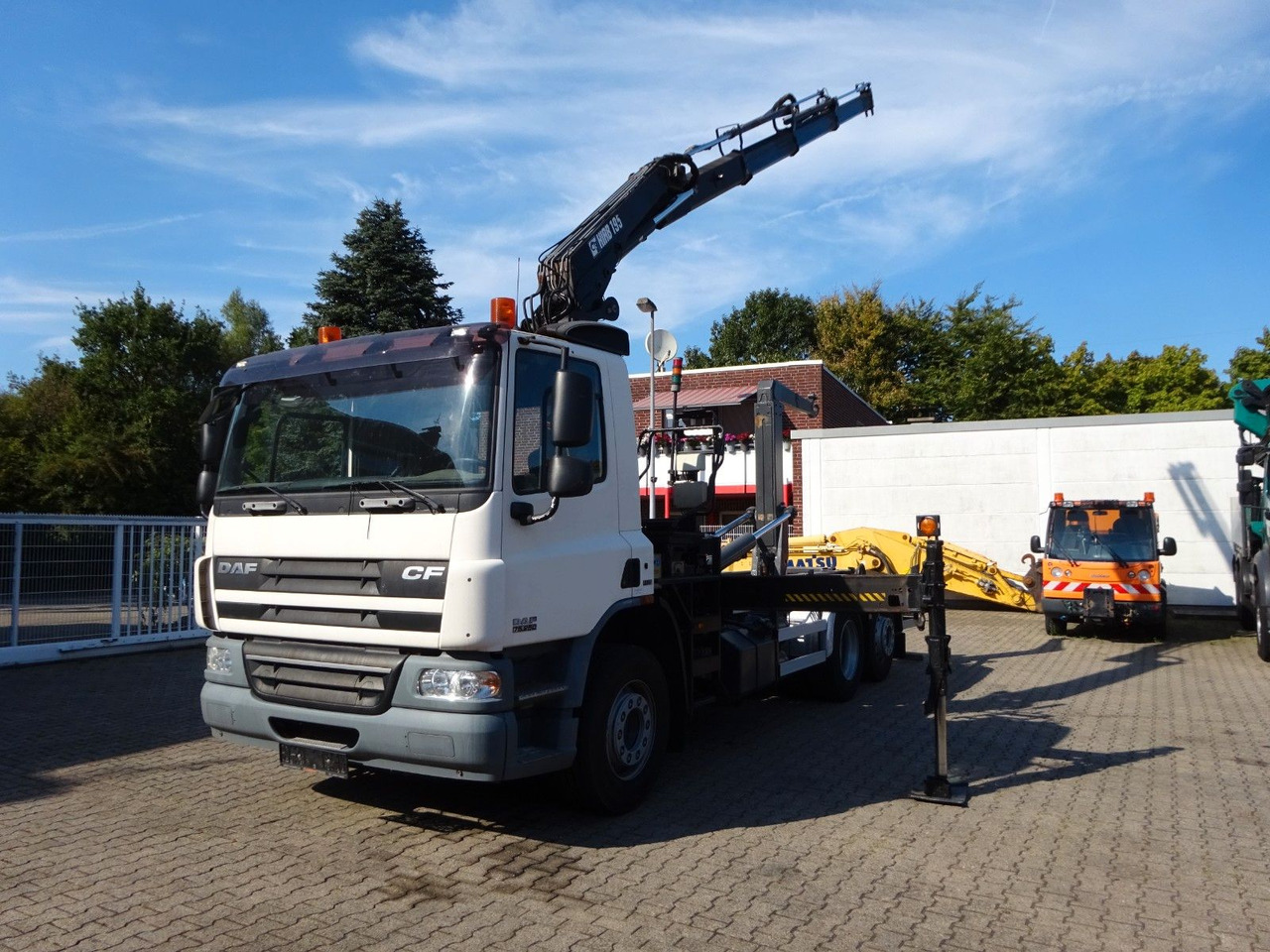 DAF 28-250 CF Abroller + HIA B195-3 Kran - Kotalni prekucni tovornjak, Tovornjak z dvigalom: slika 2 DAF 28-250 CF Abroller + HIA B195-3 Kran - Kotalni prekucni tovornjak, Tovornjak z dvigalom: slika 2