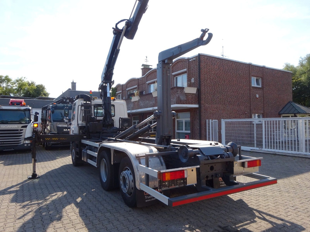 DAF 28-250 CF Abroller + HIA B195-3 Kran - Kotalni prekucni tovornjak, Tovornjak z dvigalom: slika 4 DAF 28-250 CF Abroller + HIA B195-3 Kran - Kotalni prekucni tovornjak, Tovornjak z dvigalom: slika 4