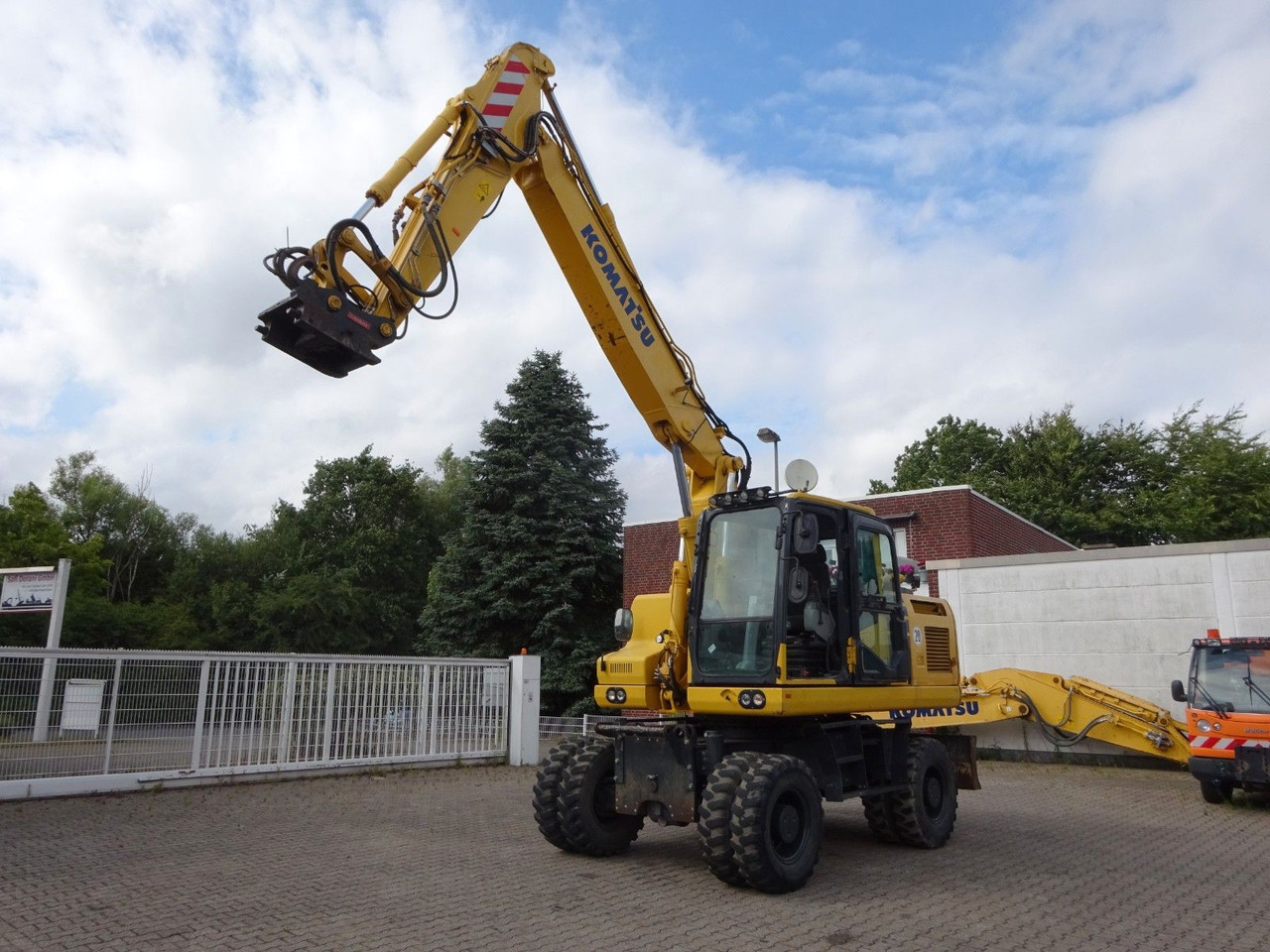 Komatsu PW180-11 - Bager na kolesih: slika 4 Komatsu PW180-11 - Bager na kolesih: slika 4