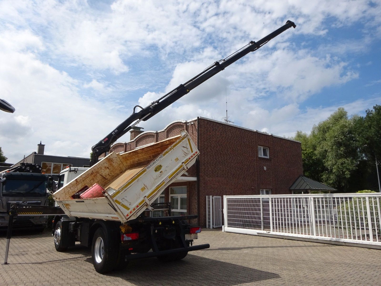 MAN 15.290 TGM 3Skipper + HIAB 111-B3 HIDUO Kran 4x2 - Tovornjak prekucnik, Tovornjak z dvigalom: slika 5 MAN 15.290 TGM 3Skipper + HIAB 111-B3 HIDUO Kran 4x2 - Tovornjak prekucnik, Tovornjak z dvigalom: slika 5
