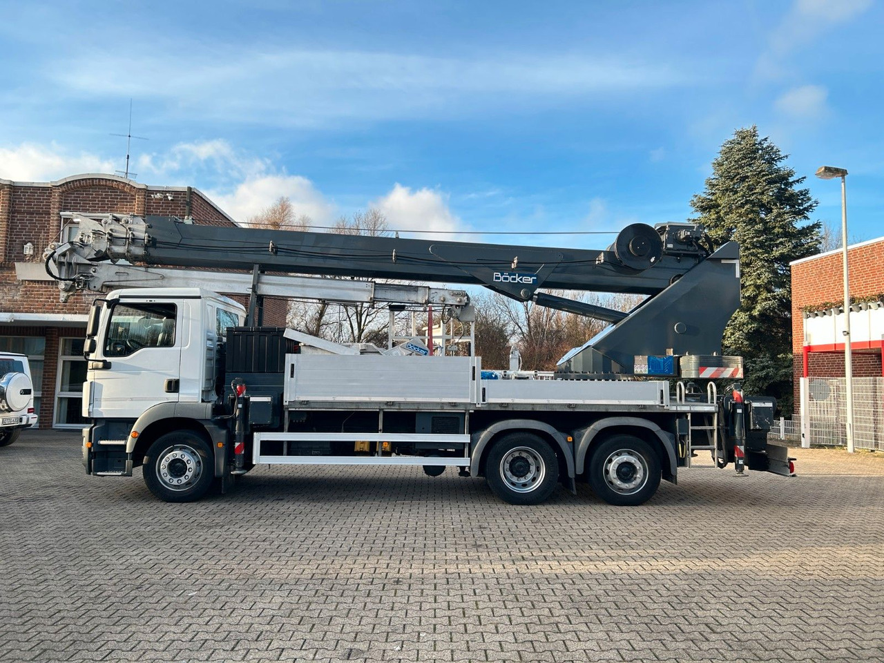 MAN 26.320+Böcker Dachdeckerkran AK46/6000+Seilwinde - Tovornjak z dvigalom: slika 3 MAN 26.320+Böcker Dachdeckerkran AK46/6000+Seilwinde - Tovornjak z dvigalom: slika 3