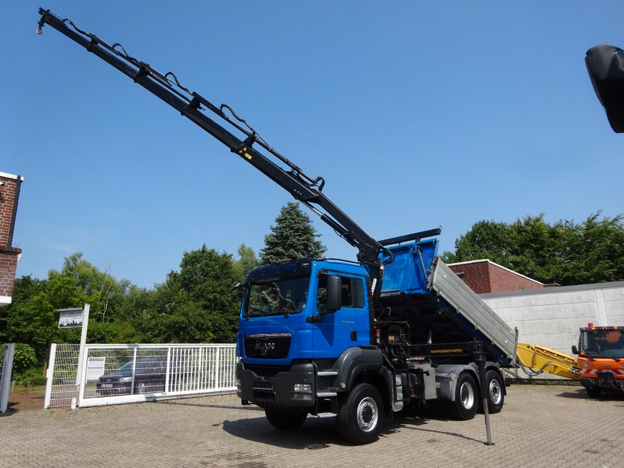 MAN 28.400 TGS 3Skipper+HIAB 166 E-4 HIPRPO 6x4-4 - Tovornjak prekucnik, Tovornjak z dvigalom: slika 1 MAN 28.400 TGS 3Skipper+HIAB 166 E-4 HIPRPO 6x4-4 - Tovornjak prekucnik, Tovornjak z dvigalom: slika 1