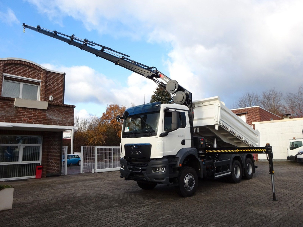 MAN 33.430 6x6 3-SEITENKIPPER KRAN HIAB 228- 6HYDRO - Tovornjak prekucnik, Tovornjak z dvigalom: slika 2 MAN 33.430 6x6 3-SEITENKIPPER KRAN HIAB 228- 6HYDRO - Tovornjak prekucnik, Tovornjak z dvigalom: slika 2