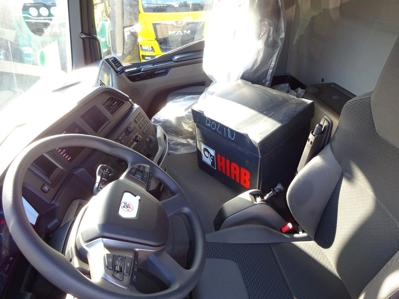 MAN 33.430 6x6 3-SEITENKIPPER KRAN HIAB 228- 6HYDRO - Tovornjak prekucnik, Tovornjak z dvigalom: slika 5 MAN 33.430 6x6 3-SEITENKIPPER KRAN HIAB 228- 6HYDRO - Tovornjak prekucnik, Tovornjak z dvigalom: slika 5