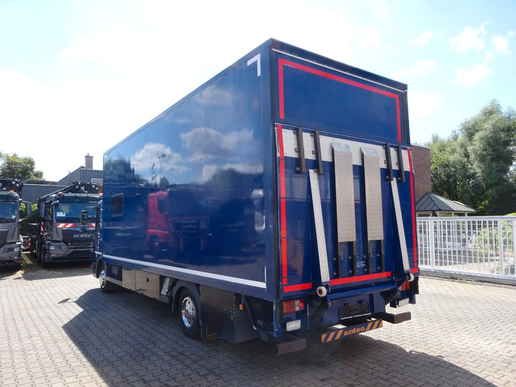 MAN 8.220 Koffer mit LBW als Wohnmobil ausgebaut 4x2 MAN 8.220 Koffer mit LBW als Wohnmobil ausgebaut 4x2 - Tovornjak zabojnik: slika 4 MAN 8.220 Koffer mit LBW als Wohnmobil ausgebaut 4x2 MAN 8.220 Koffer mit LBW als Wohnmobil ausgebaut 4x2 - Tovornjak zabojnik: slika 4