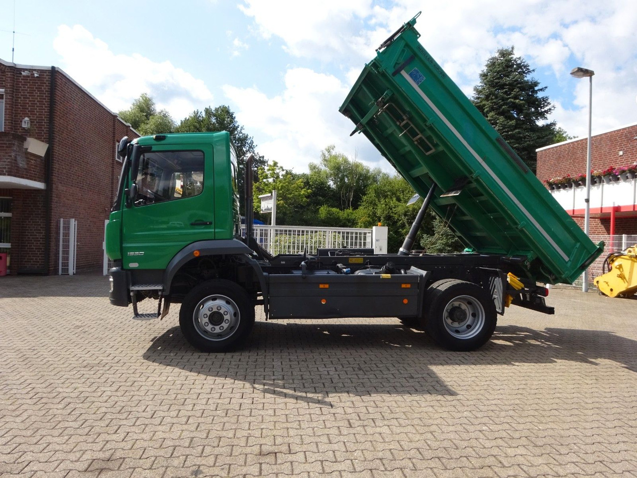 Mercedes-Benz 1530 Atego MEILLER 3Skipper 4x4 - Tovornjak prekucnik: slika 4 Mercedes-Benz 1530 Atego MEILLER 3Skipper 4x4 - Tovornjak prekucnik: slika 4