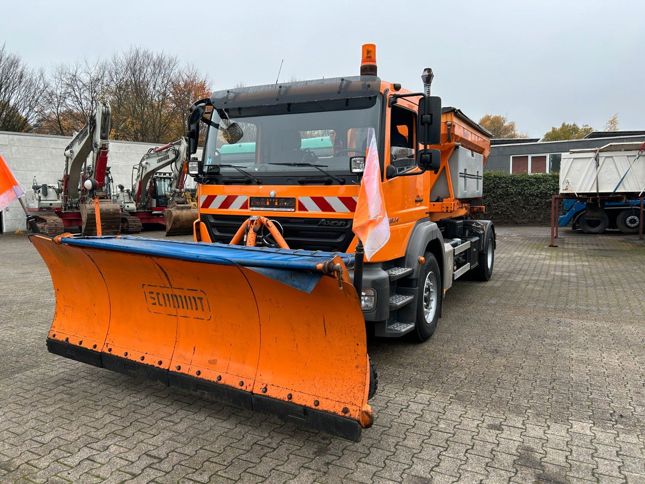 Mercedes-Benz 1824 Axor Abroller mit Schneeschild und Streuer - Kotalni prekucni tovornjak: slika 1 Mercedes-Benz 1824 Axor Abroller mit Schneeschild und Streuer - Kotalni prekucni tovornjak: slika 1