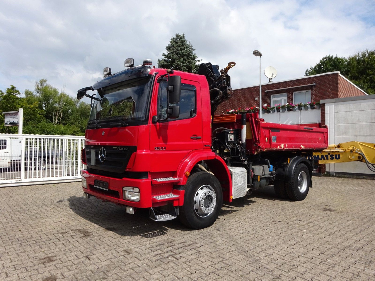 Mercedes-Benz 1833 Axor Meiller 3Skipper +HIAB 111 HIDUO +Funk - Tovornjak prekucnik, Tovornjak z dvigalom: slika 2 Mercedes-Benz 1833 Axor Meiller 3Skipper +HIAB 111 HIDUO +Funk - Tovornjak prekucnik, Tovornjak z dvigalom: slika 2