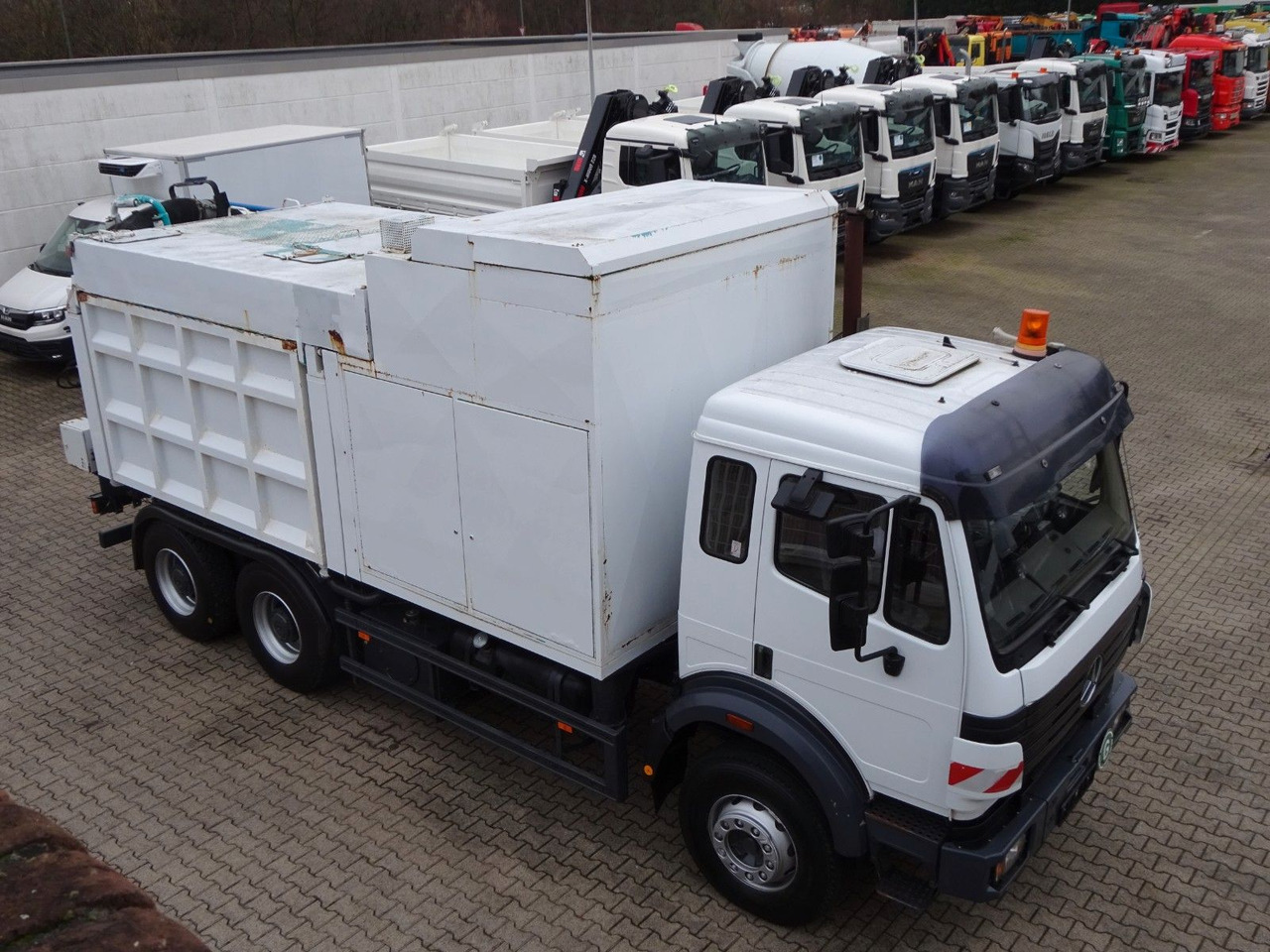 Mercedes-Benz 2527 Saugbagger. RSP Mercedes-Benz 2527 Saugbagger. RSP - Vakuumski tovornjak: slika 1 Mercedes-Benz 2527 Saugbagger. RSP Mercedes-Benz 2527 Saugbagger. RSP - Vakuumski tovornjak: slika 1
