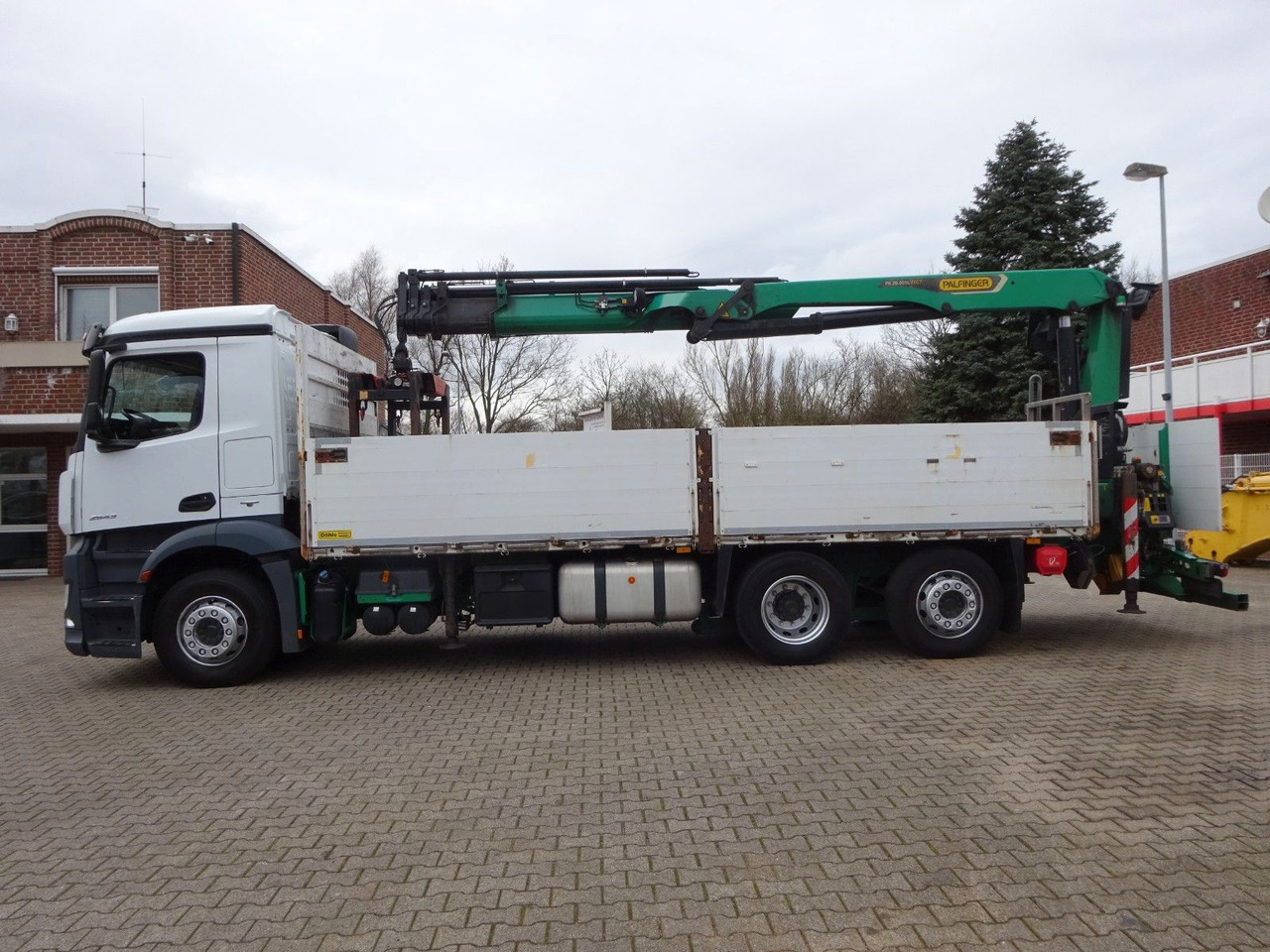 Mercedes-Benz 2543 Antos Baustoff +PK 26001 bis 20 m Auslage Mercedes-Benz 2543 Antos Baustoff +PK 26001 bis 20 m Auslage - Tovornjak z dvigalom, Tovornjak s kesonom: slika 4 Mercedes-Benz 2543 Antos Baustoff +PK 26001 bis 20 m Auslage Mercedes-Benz 2543 Antos Baustoff +PK 26001 bis 20 m Auslage - Tovornjak z dvigalom, Tovornjak s kesonom: slika 4
