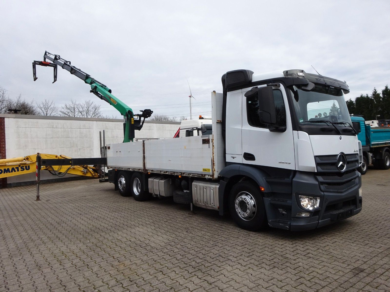 Mercedes-Benz 2543 Antos Baustoff +PK 26001 bis 20 m Auslage Mercedes-Benz 2543 Antos Baustoff +PK 26001 bis 20 m Auslage - Tovornjak z dvigalom, Tovornjak s kesonom: slika 1 Mercedes-Benz 2543 Antos Baustoff +PK 26001 bis 20 m Auslage Mercedes-Benz 2543 Antos Baustoff +PK 26001 bis 20 m Auslage - Tovornjak z dvigalom, Tovornjak s kesonom: slika 1