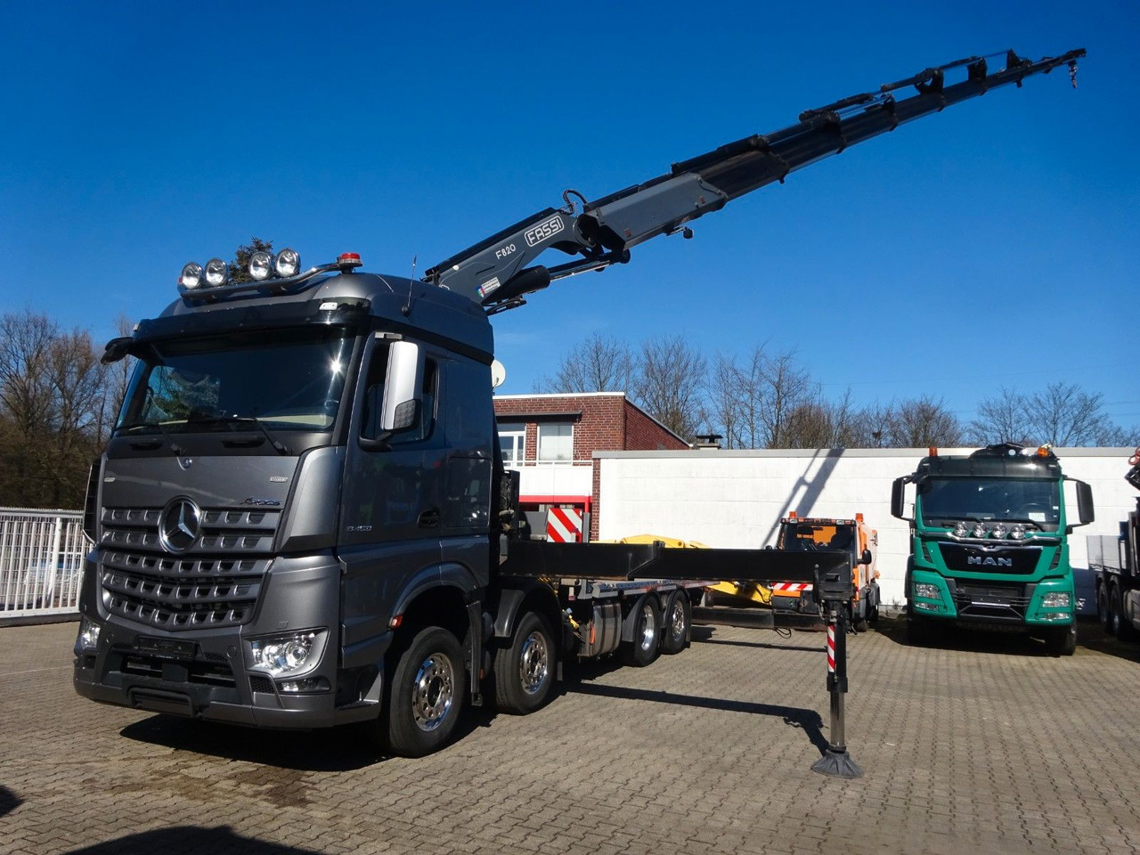 Mercedes-Benz 3453 Plattform + Fassi F820 Kran 8x2 Mercedes-Benz 3453 FASSI F820 Kran 8x Hydr. Ausschub - Tovornjak z dvigalom, Tovornjak s kesonom: slika 2 Mercedes-Benz 3453 Plattform + Fassi F820 Kran 8x2 Mercedes-Benz 3453 FASSI F820 Kran 8x Hydr. Ausschub - Tovornjak z dvigalom, Tovornjak s kesonom: slika 2
