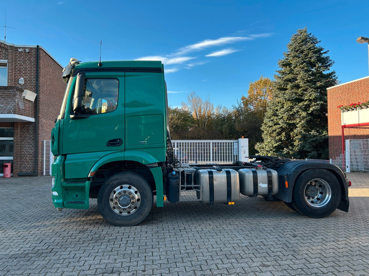 Mercedes-Benz Arocs 1845 SZM 4x4 HAD - Vlačilec: slika 3 Mercedes-Benz Arocs 1845 SZM 4x4 HAD - Vlačilec: slika 3