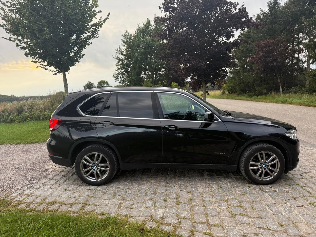 BMW X5 Baureihe X5 xDrive 30 d *21 000€ netto - SUV: slika 2 BMW X5 Baureihe X5 xDrive 30 d *21 000€ netto - SUV: slika 2