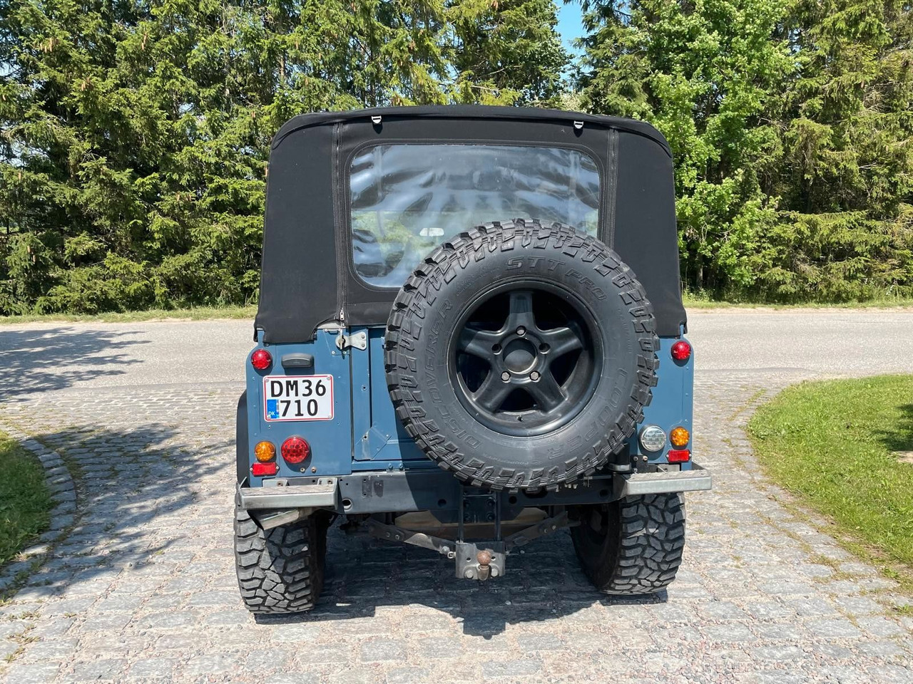 Land Rover LR Defender 90 Soft Top V8 Automatic 60000 brutt Land Rover LR Defender 90 SoftTop V8 Automatic - Poltovornjak: slika 4 Land Rover LR Defender 90 Soft Top V8 Automatic 60000 brutt Land Rover LR Defender 90 SoftTop V8 Automatic - Poltovornjak: slika 4