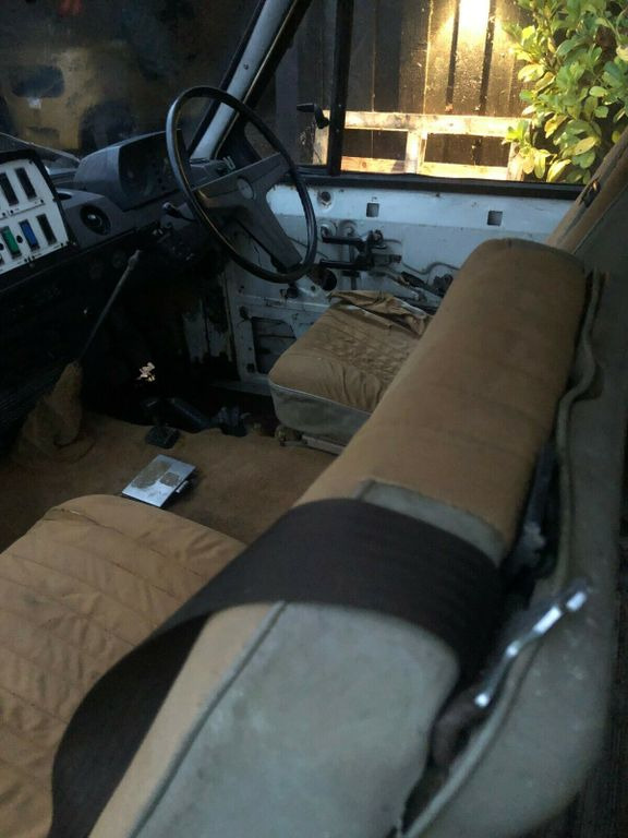 Land Rover Range Rover Classic Ambulance V8 *2900 brutto* - Reševalno vozilo: slika 4 Land Rover Range Rover Classic Ambulance V8 *2900 brutto* - Reševalno vozilo: slika 4