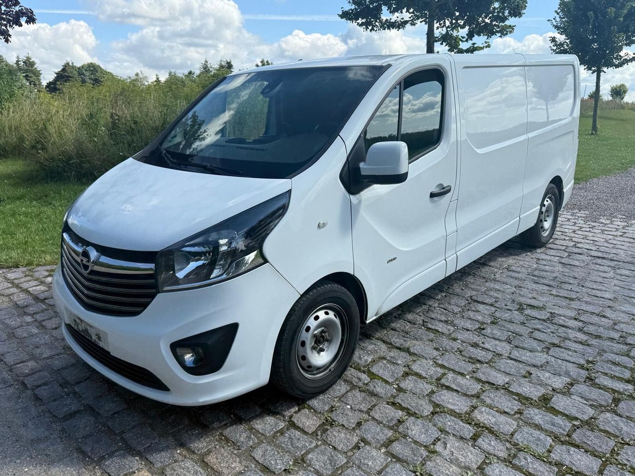 Opel Vivaro 1.6 cdti BiTurbo LANG *5800€ netto - Mali kombi: slika 2 Opel Vivaro 1.6 cdti BiTurbo LANG *5800€ netto - Mali kombi: slika 2