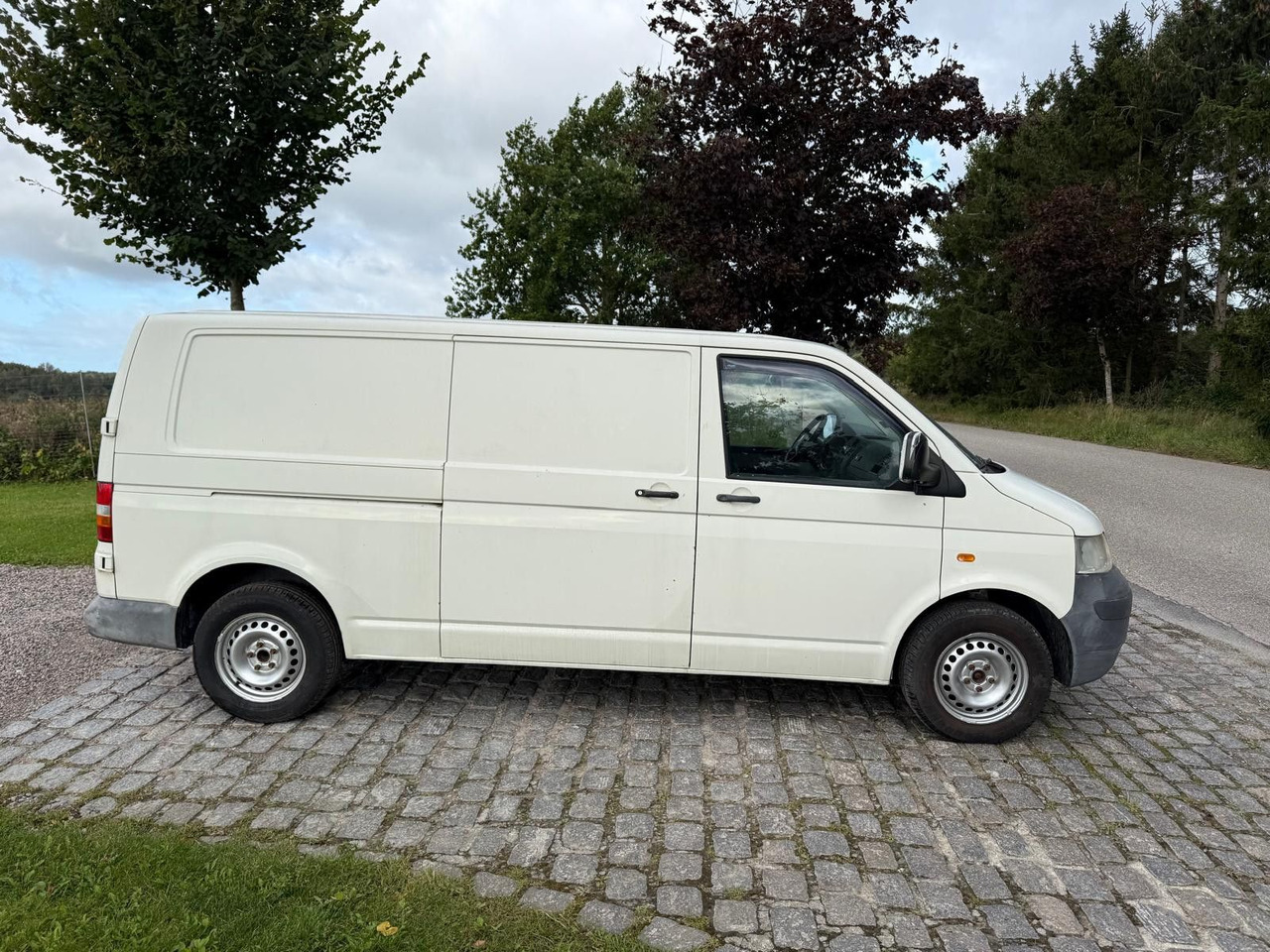 Volkswagen T5 Transporter 2.5 TDI Kasten lang - Mali kombi: slika 5 Volkswagen T5 Transporter 2.5 TDI Kasten lang - Mali kombi: slika 5