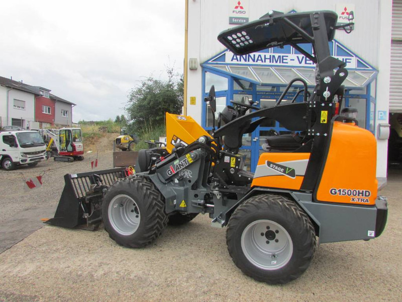 Giant G 1500 X-tra HD Canopy 29.900 EUR - Kolesni nakladalec: slika 1 Giant G 1500 X-tra HD Canopy 29.900 EUR - Kolesni nakladalec: slika 1