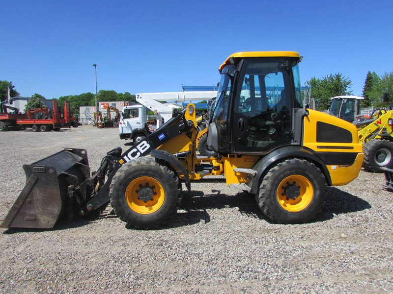 JCB 409 Radlader 29.000 EUR - Kolesni nakladalec: slika 1 JCB 409 Radlader 29.000 EUR - Kolesni nakladalec: slika 1