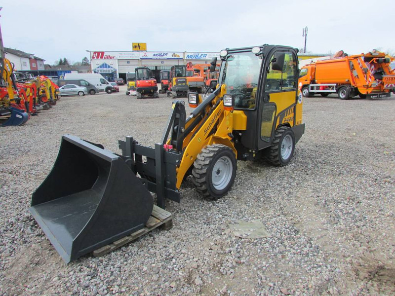 Schäffer 2428 SLT Schmalspur Radlader 32.500 - Kompaktni nakladalnik na gosenicah: slika 4 Schäffer 2428 SLT Schmalspur Radlader 32.500 - Kompaktni nakladalnik na gosenicah: slika 4