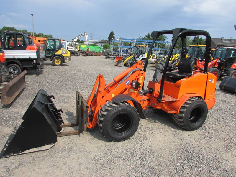 Schäffer 2436 Radlader Hoflader 22.000 EUR netto - Kolesni nakladalec: slika 1 Schäffer 2436 Radlader Hoflader 22.000 EUR netto - Kolesni nakladalec: slika 1