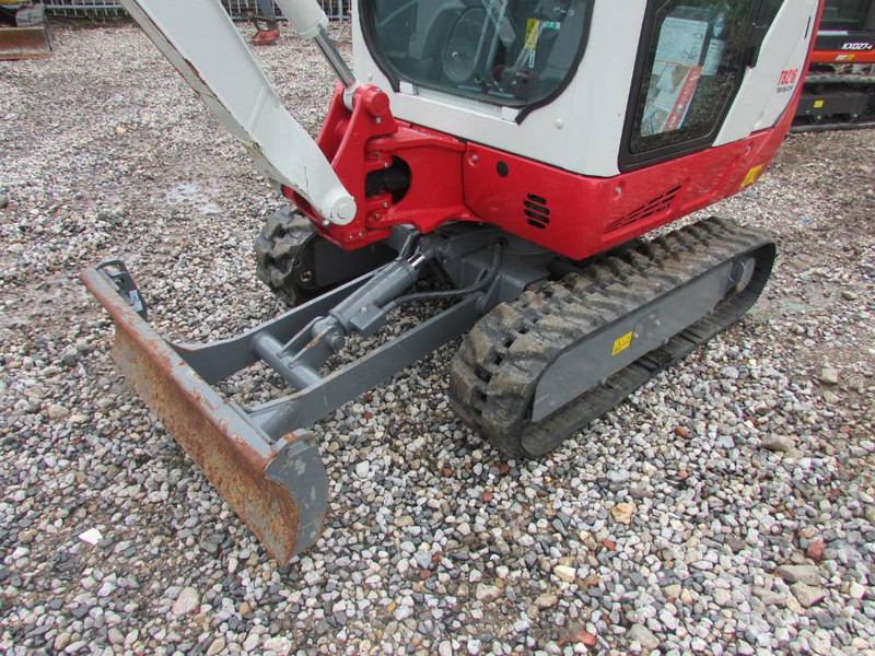 Takeuchi TB 216 V3 Minibagger 25.500 EUR - Mini bager: slika 2 Takeuchi TB 216 V3 Minibagger 25.500 EUR - Mini bager: slika 2