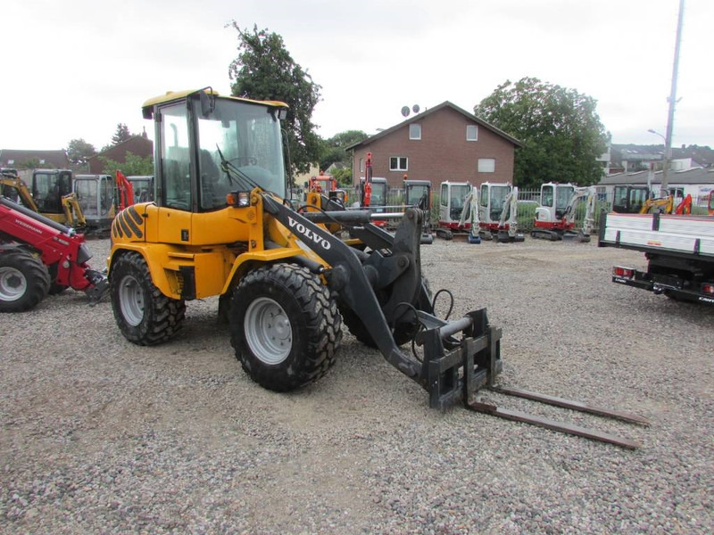 Volvo L 35 B-Z Radlader 16.000 EUR - Kolesni nakladalec: slika 4 Volvo L 35 B-Z Radlader 16.000 EUR - Kolesni nakladalec: slika 4