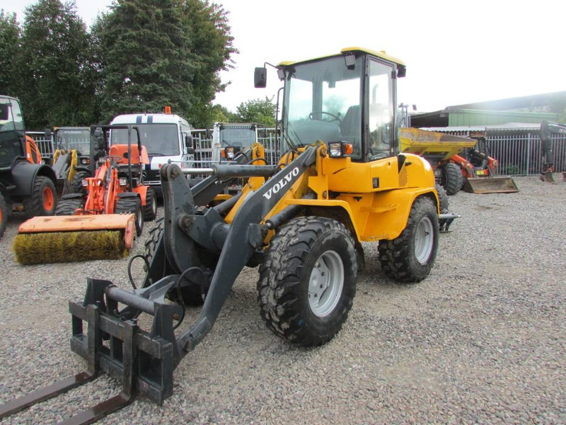 Volvo L 35 B-Z Radlader 16.000 EUR - Kolesni nakladalec: slika 2 Volvo L 35 B-Z Radlader 16.000 EUR - Kolesni nakladalec: slika 2