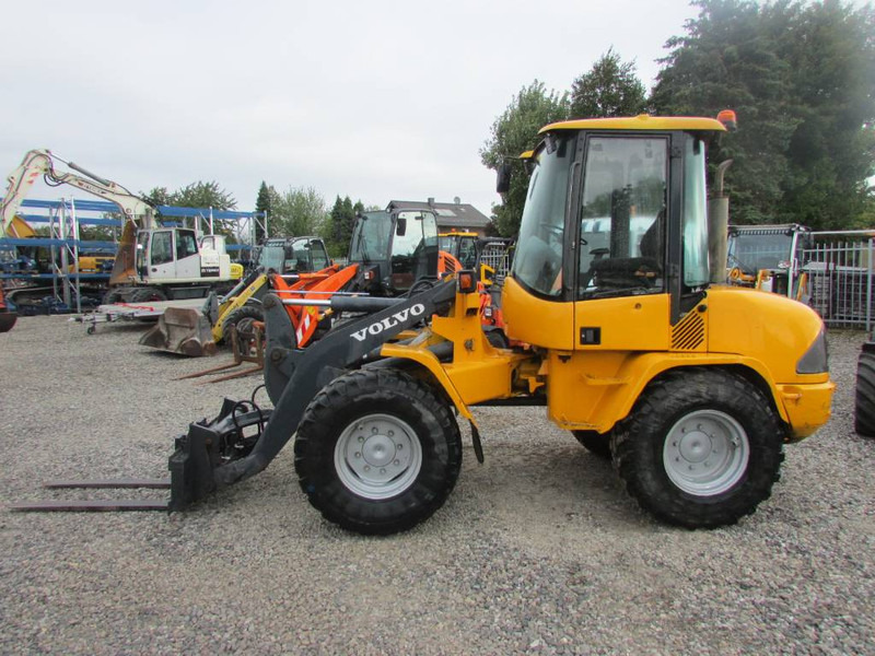 Volvo L 35 B-Z Radlader 16.000 EUR - Kolesni nakladalec: slika 1 Volvo L 35 B-Z Radlader 16.000 EUR - Kolesni nakladalec: slika 1