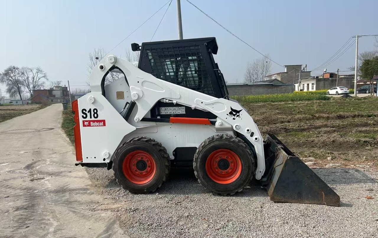 BOBCAT S18 - Mini nakladalec: slika 1 BOBCAT S18 - Mini nakladalec: slika 1