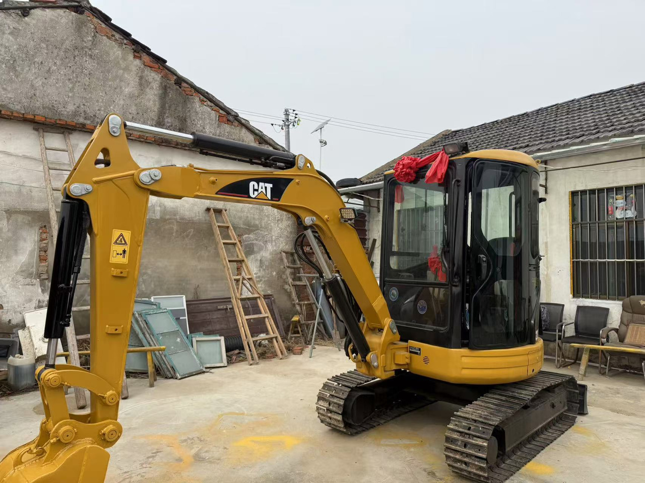 CATERPILLAR 303CR - Mini bager: slika 1 CATERPILLAR 303CR - Mini bager: slika 1