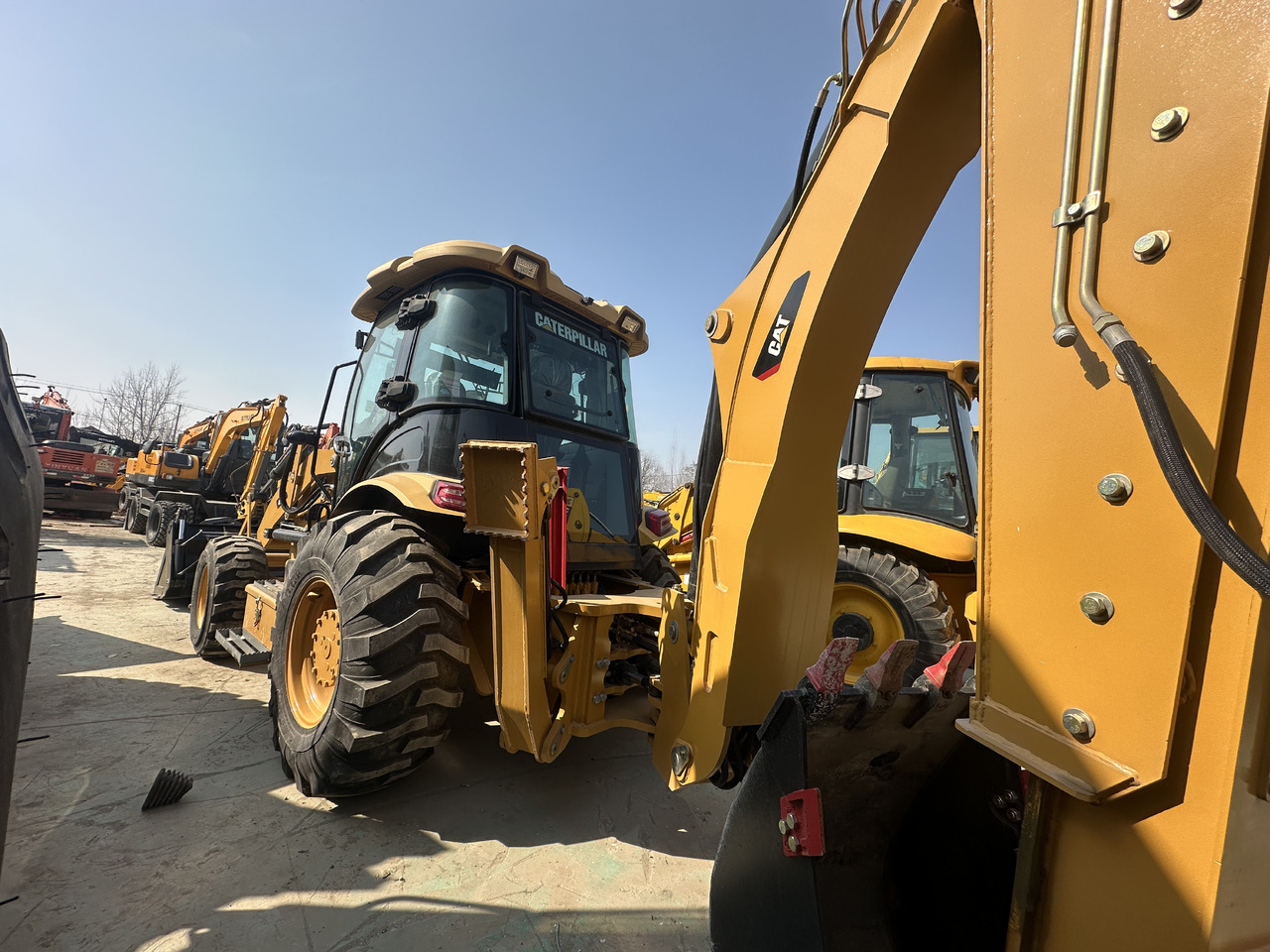 CATERPILLAR 420F - Bager nakladalec: slika 4 CATERPILLAR 420F - Bager nakladalec: slika 4