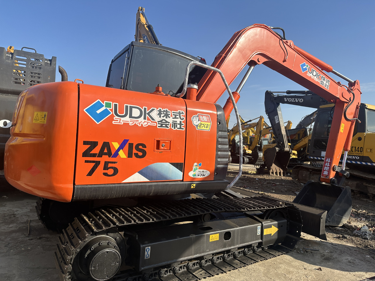 HITACHI ZX75 - Bager goseničar: slika 1 HITACHI ZX75 - Bager goseničar: slika 1