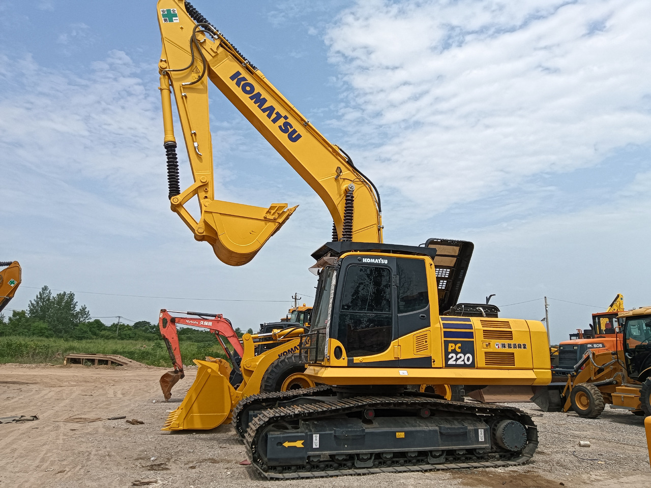 KOMATSU PC200-8 - Bager goseničar: slika 1 KOMATSU PC200-8 - Bager goseničar: slika 1