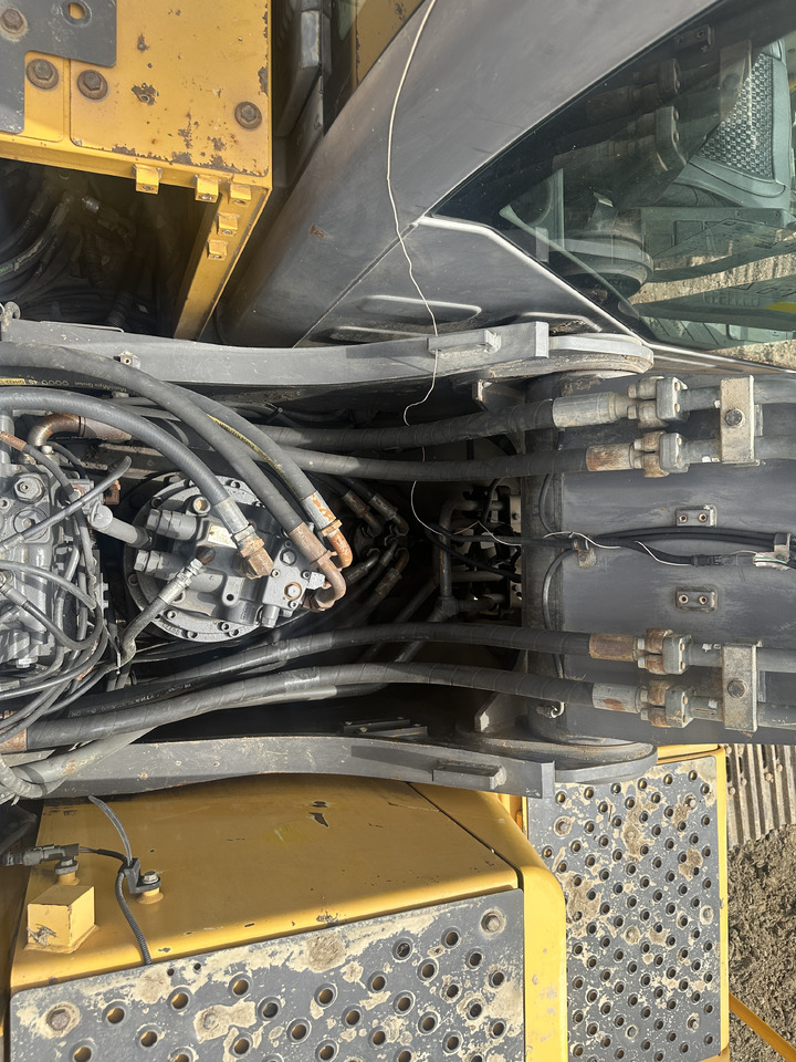 VOLVO EC220D - Bager goseničar: slika 4 VOLVO EC220D - Bager goseničar: slika 4