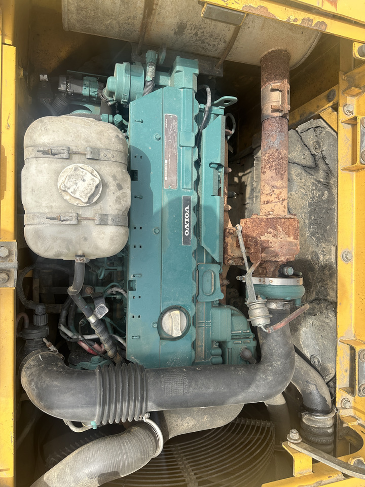 VOLVO EC220D - Bager goseničar: slika 5 VOLVO EC220D - Bager goseničar: slika 5