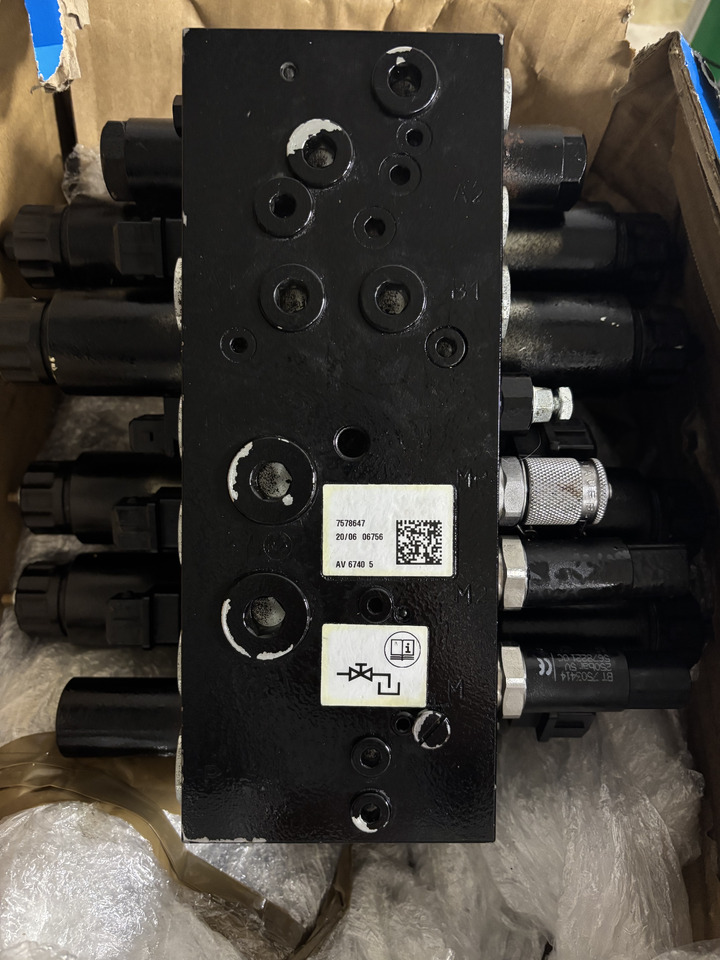 BT valve block 7578647 - Rezervni deli za Viličar s pomičnim teleskopom: slika 3 BT valve block 7578647 - Rezervni deli za Viličar s pomičnim teleskopom: slika 3