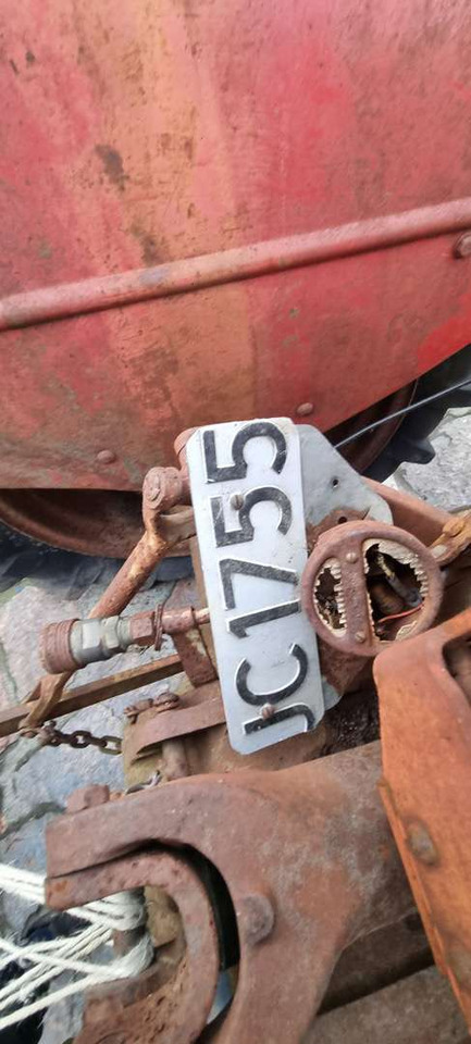 1958 Massey Ferguson MF 35 traktor repobjekt - Traktor: slika 3 1958 Massey Ferguson MF 35 traktor repobjekt - Traktor: slika 3