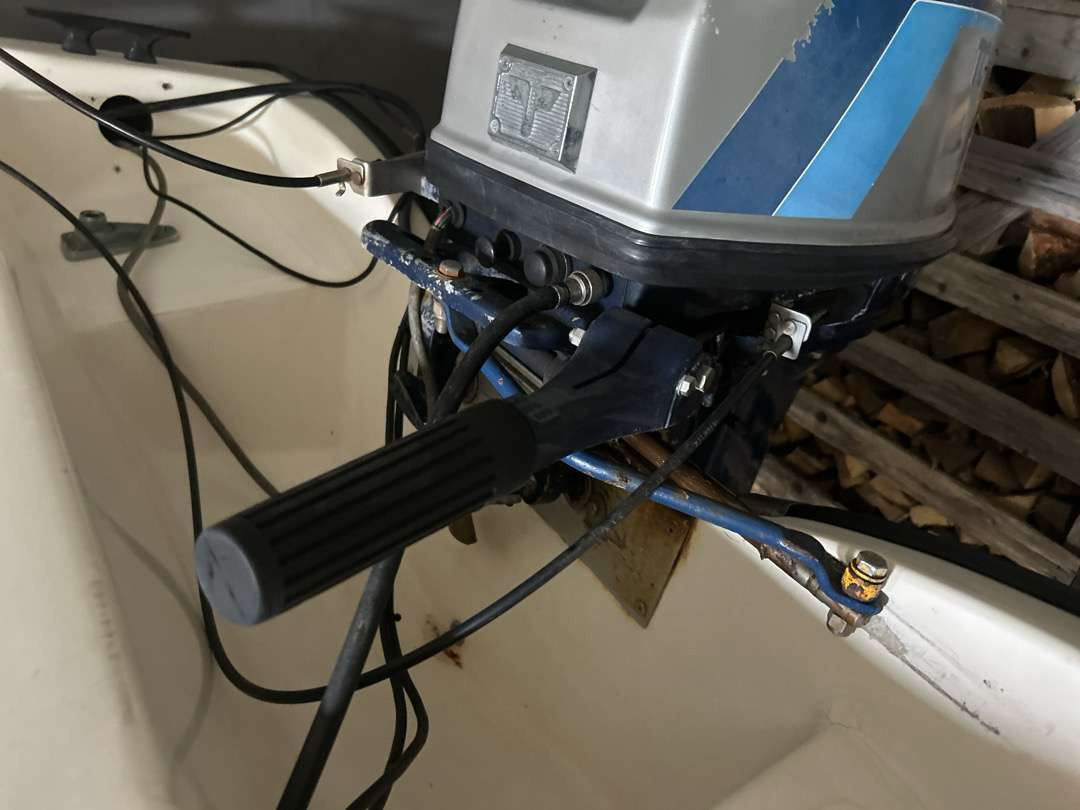 1993 Båtmotor Tohatsu 25 hk - Orodje/ Oprema: slika 2 1993 Båtmotor Tohatsu 25 hk - Orodje/ Oprema: slika 2