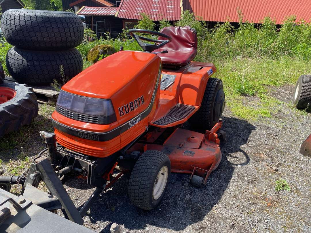 2000 Kubota G1700//Sitteklipper med feier og oppsamler - Vrtna kosilnica: slika 2 2000 Kubota G1700//Sitteklipper med feier og oppsamler - Vrtna kosilnica: slika 2