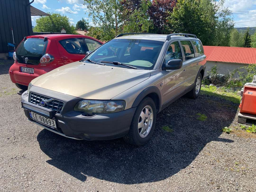 2001 Volvo XC70 EU-GODKJENT (rep.-objekt) - Avtomobil: slika 1 2001 Volvo XC70 EU-GODKJENT (rep.-objekt) - Avtomobil: slika 1