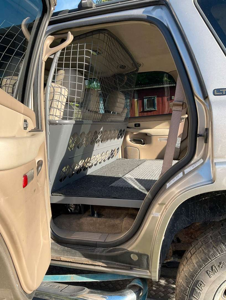 SUV 2003 Chevrolet Tahoe: slika 13