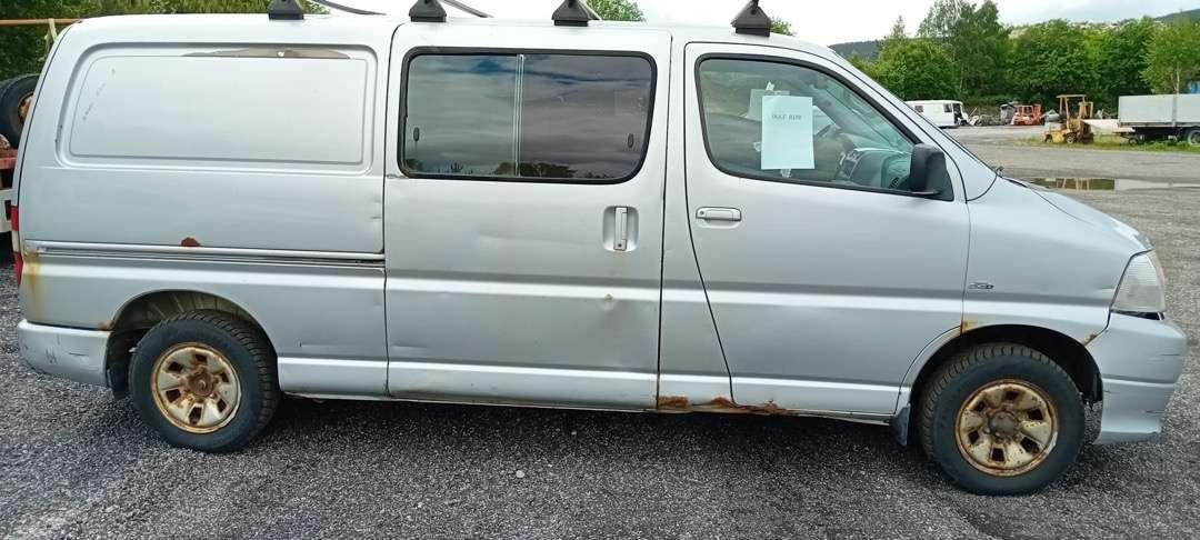 2008 Toyota Hiace 4WD EU-godkjent NY Minstepris - Avtomobil: slika 4 2008 Toyota Hiace 4WD EU-godkjent NY Minstepris - Avtomobil: slika 4