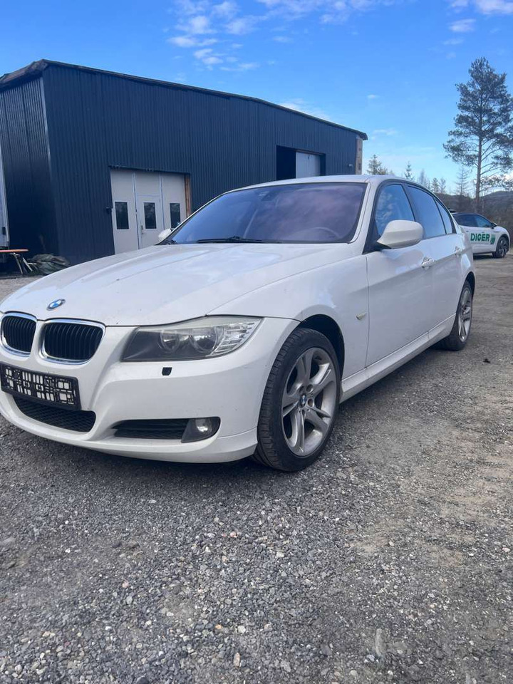 2009 BMW 316i Facelift (se mangellapp) - rep.-objekt - Limuzina: slika 2 2009 BMW 316i Facelift (se mangellapp) - rep.-objekt - Limuzina: slika 2