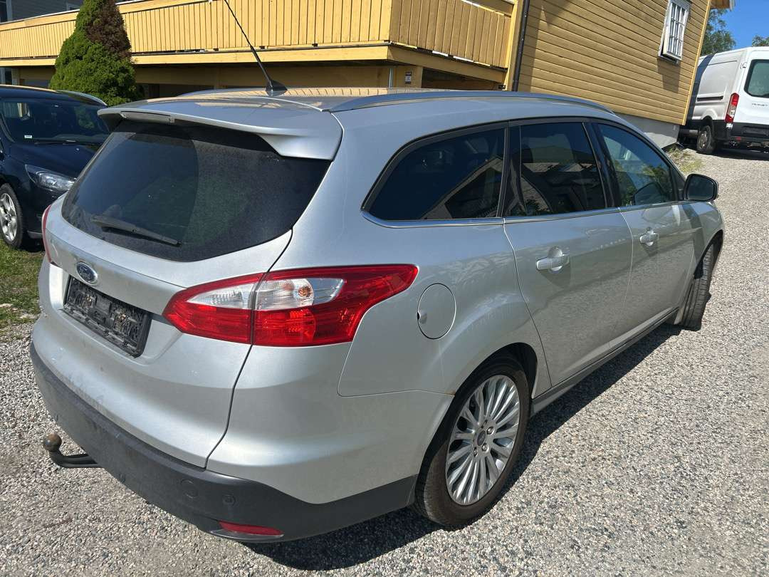 2013 PersonbilFORD FOCUS Automat diesel. - Karavan: slika 3 2013 PersonbilFORD FOCUS Automat diesel. - Karavan: slika 3